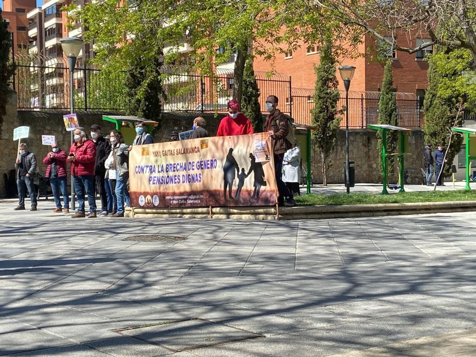 Los “Yayo Gaitas” vuelven a salir a la calle para protestar contra la brecha de género en las pensiones