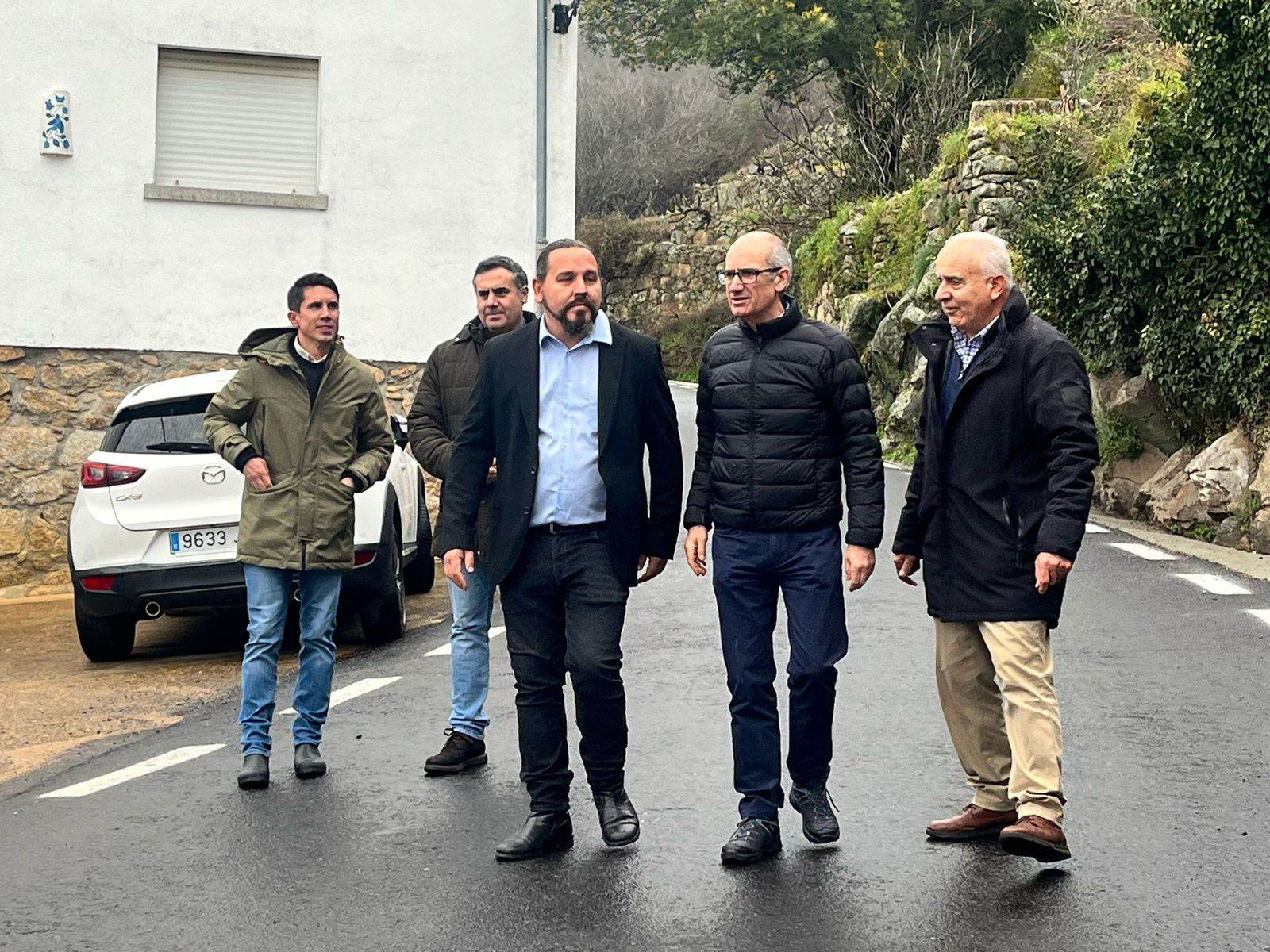 Javier Iglesias visita la carretera DSA-262 en Las Casas del Conde tras la finalización de las  obras de mejora