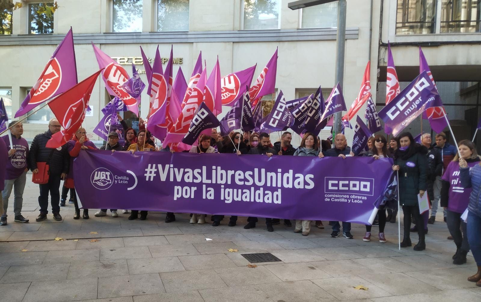 Concentración de Comisiones Obreras y UGT Concentración de Comisiones Obreras y UGT
