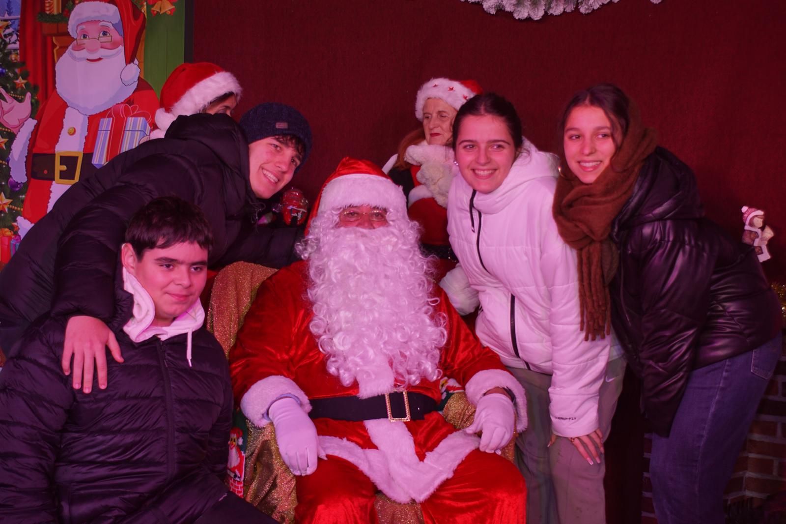 El Encinar recibe la visita de Papa Noel
