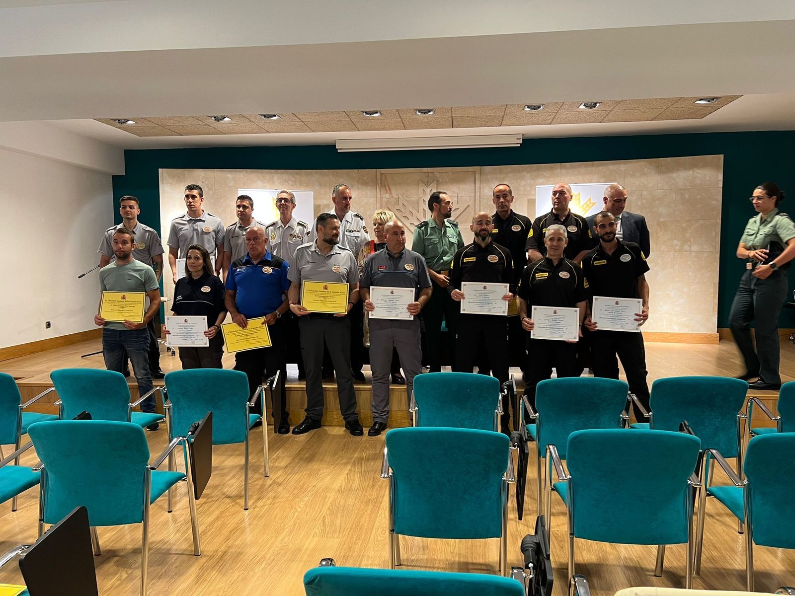 Acto en reconocimiento a los Vigilantes de Seguridad  por su labor recibiendo algunos de ellos menciones honoríficas otorgadas por policía nacional y guardia civil