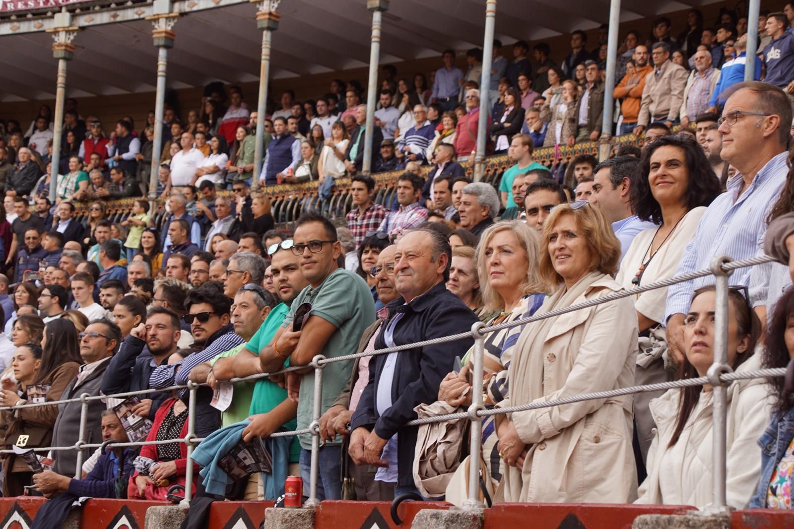ambiente-en-el-patio-de-cuadrillas-de-la-glorieta-para-ver-a-sergio-galan-diego-ventura-y-guillermo-hermoso-de-mendoza-21-de-septiembre-de-2024-fotos-juanes-35