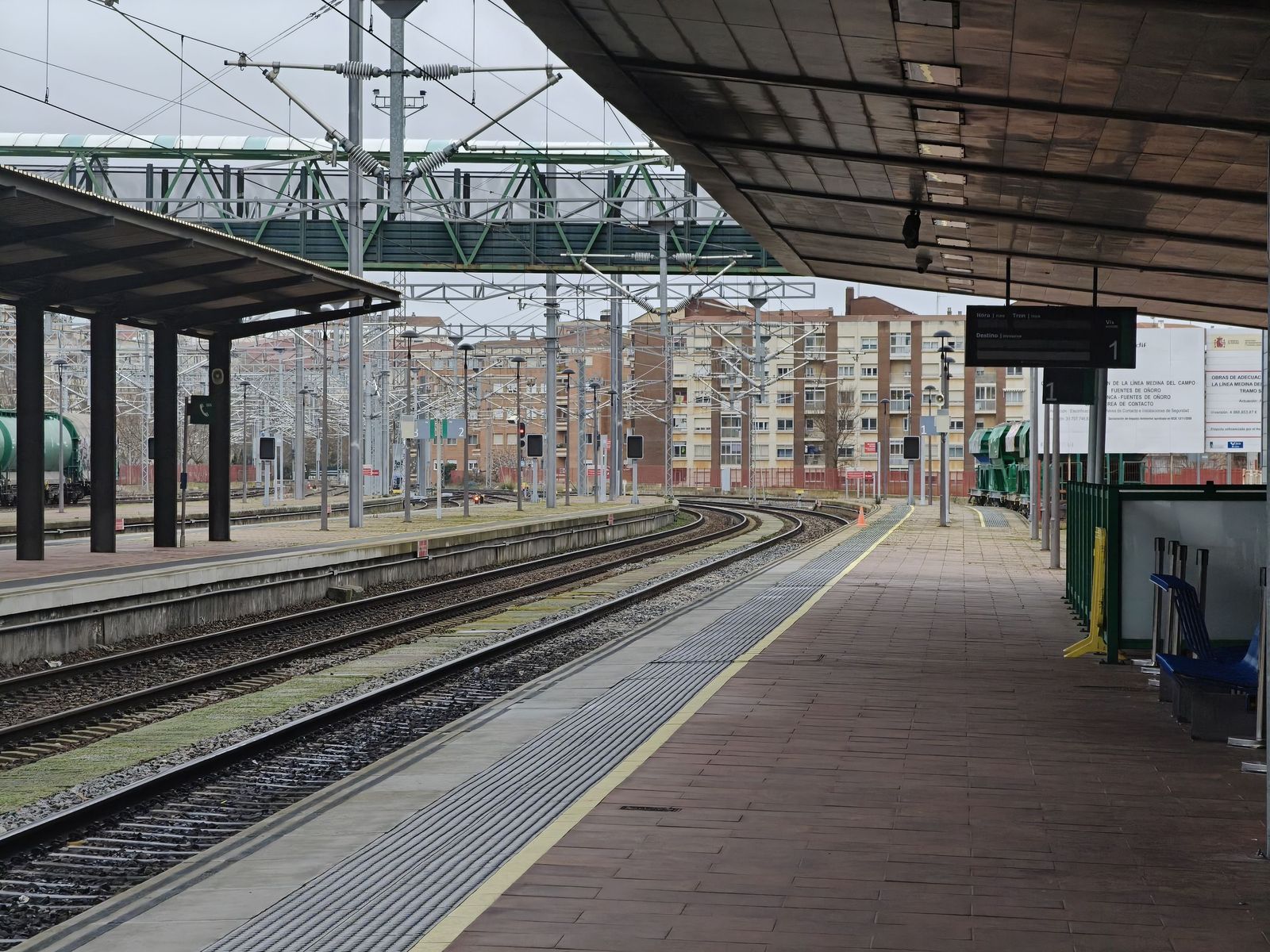 Estación de tren de Salamanca. RENFE. ADIF. Vialia. Trenes en Salamanca. Foto de archivo. S24H