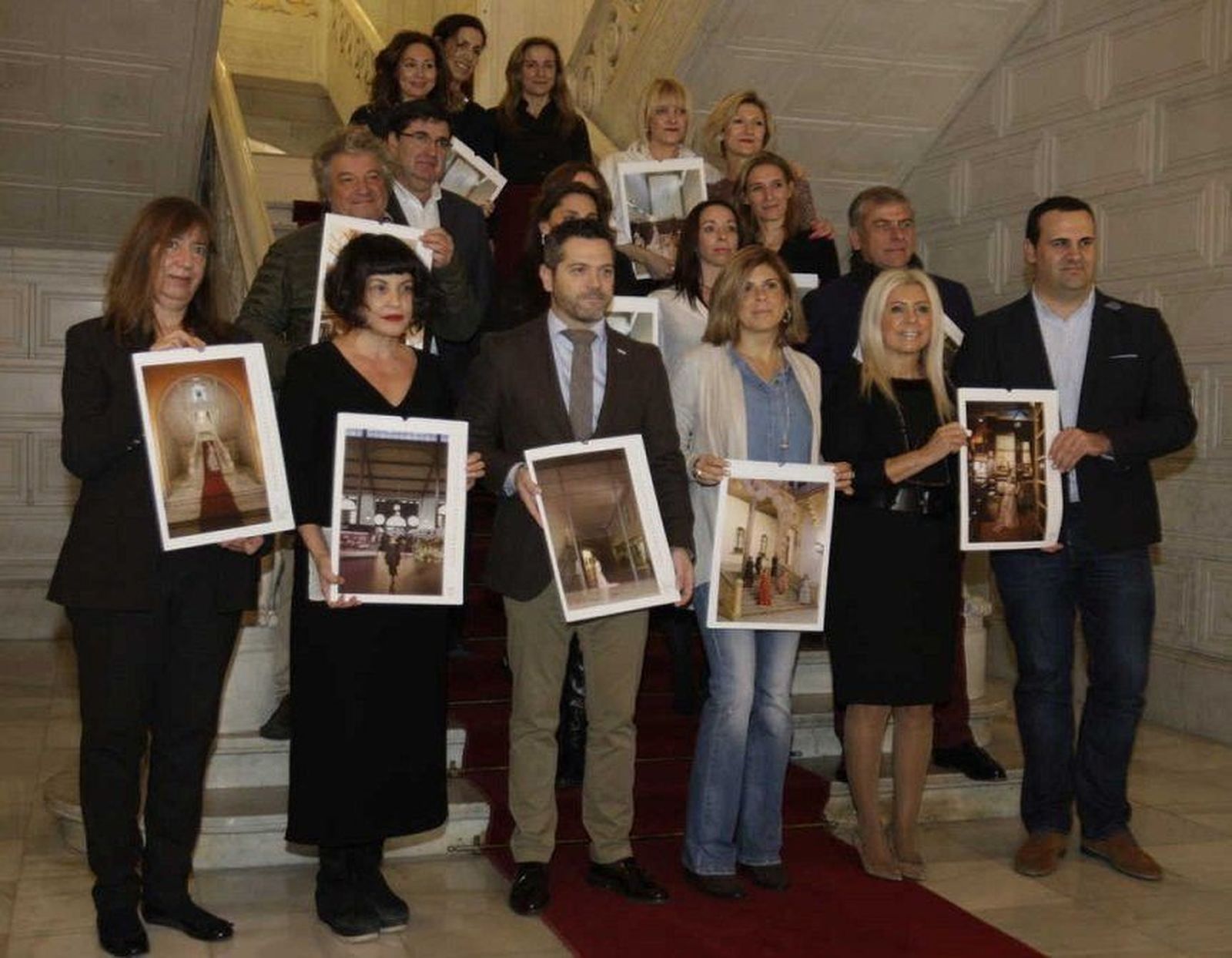 Calendario solidario en favor de la Asociación Contra el Cáncer