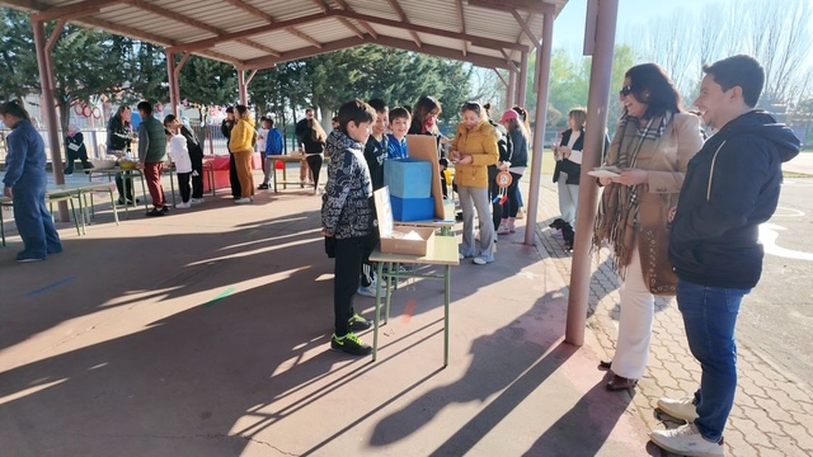 Los concejales Silvia González y Jorge Valiente han visitado el Colegio Carmen Martín Gaite