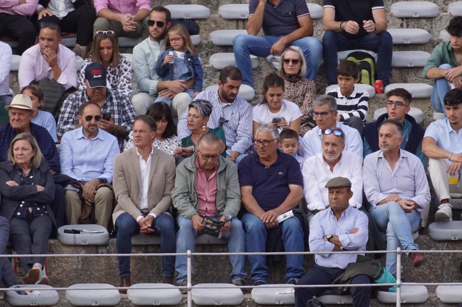 resumen-fotografico-del-ambiente-en-los-tendidos-de-la-glorieta-durante-la-corrida-concurso-22-de-septiembre-fotos-juanes-77