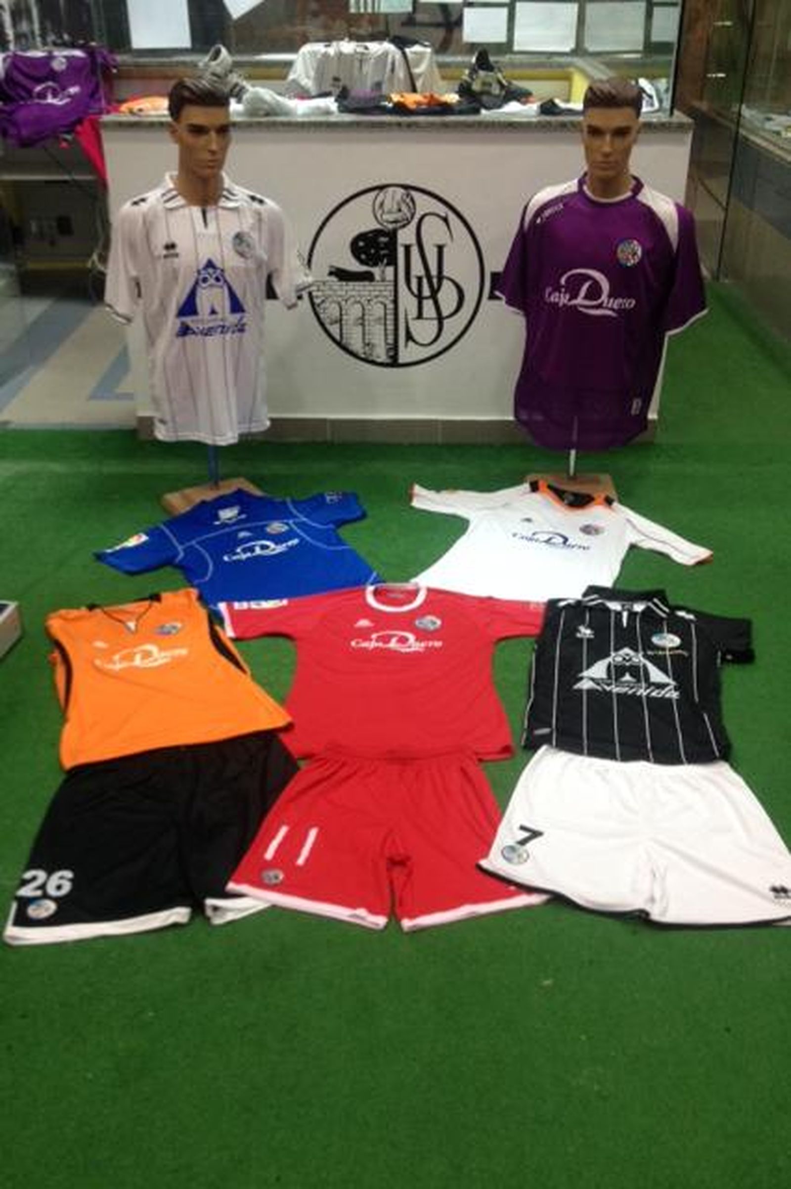 Salen a la venta camisetas de la Unión guardadas en los vestuarios