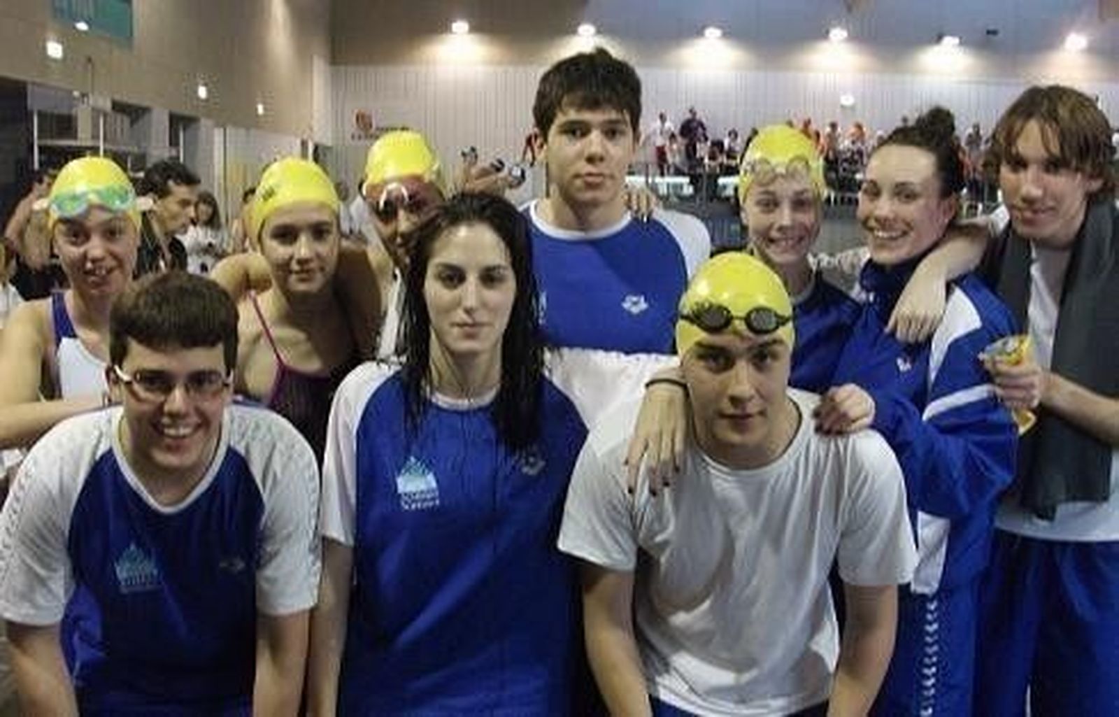 Los nadadores del Acuático logran diez medallas en el Campeonato Regional