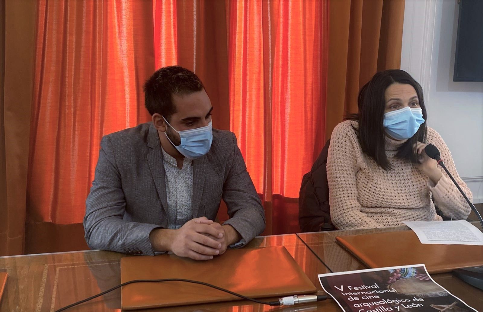 Un instante de la rueda de prensa