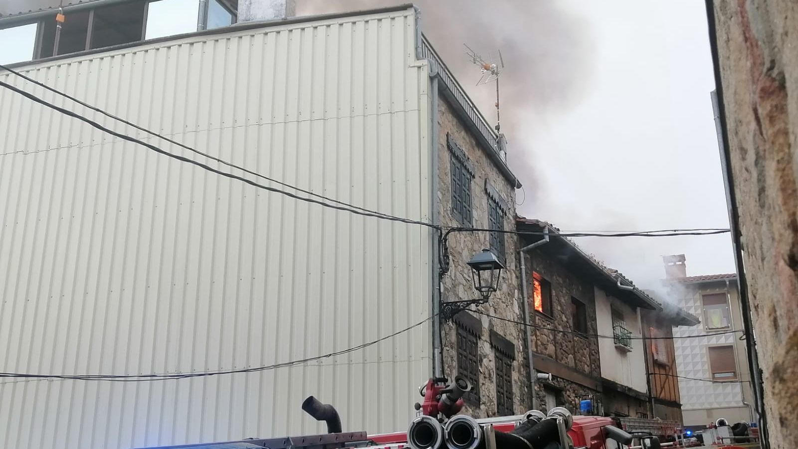 Incendio en viviendas de Villanueva del Conde