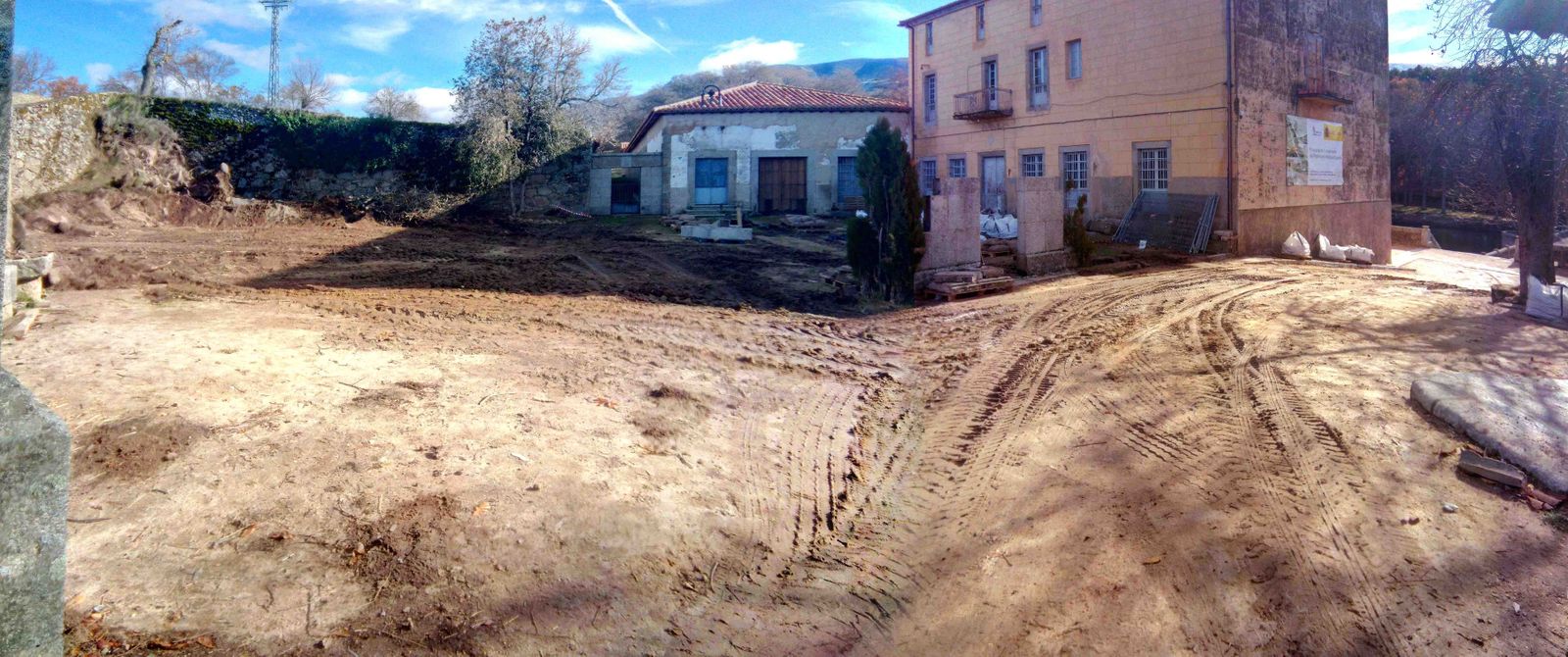 ATILA EN EL BOSQUE PANORAMICA DE DOS FOTOS RED