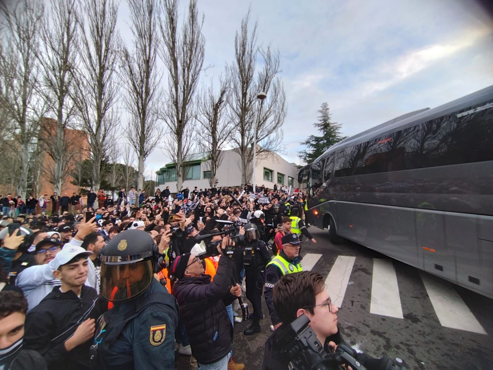 llegada-del-barcelona-al-reina-sofia-2