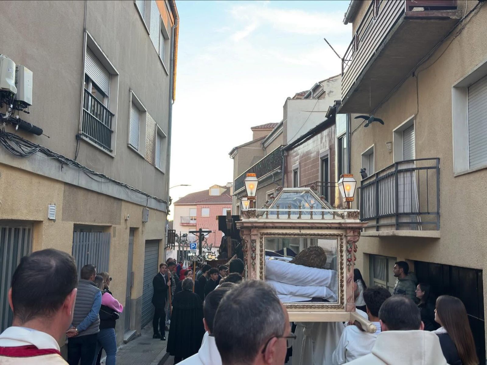 Alba de Tormes vuelve a vivir su Viernes Santo más especial con el Santo Entierro y sus trece pasos