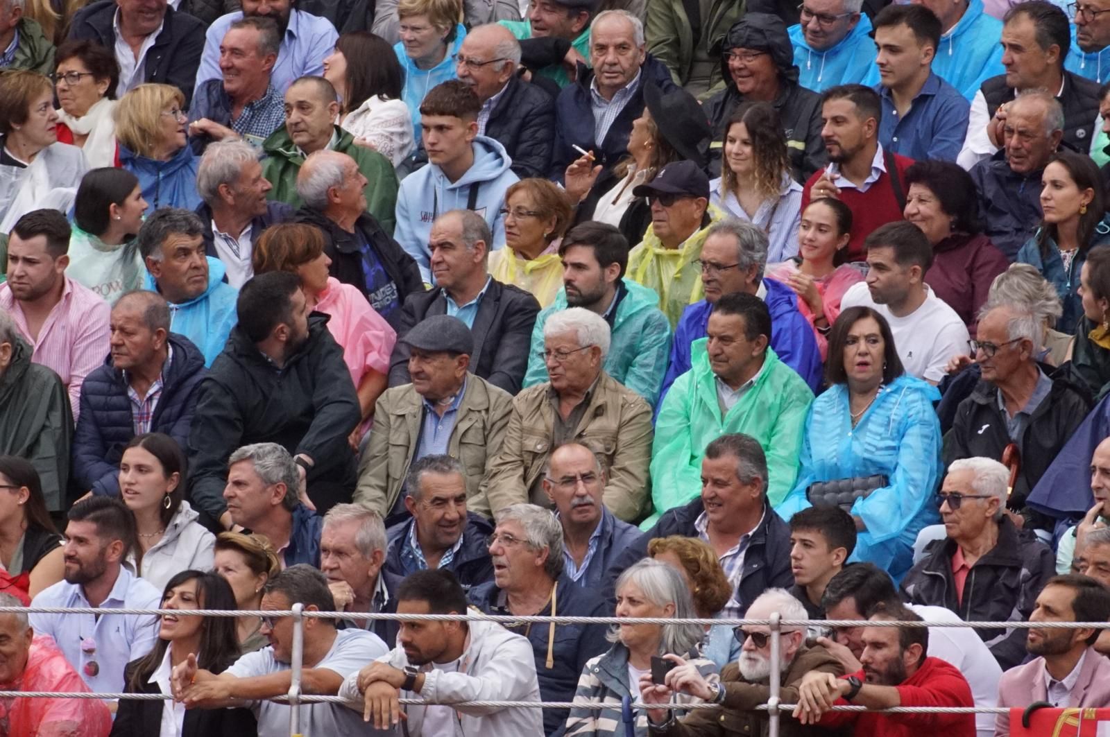 resumen-fotografico-del-ambiente-en-los-tendidos-de-la-glorieta-durante-la-corrida-de-garcigrande-20-de-septiembre-de-2024-foto-juanes-79