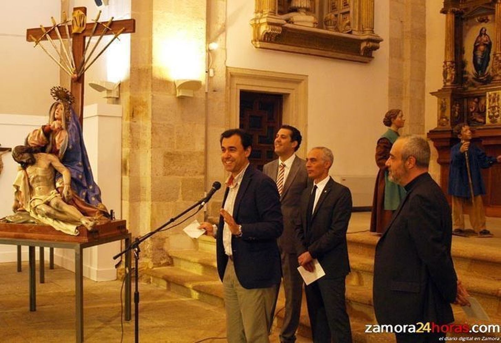Martínez-Maíllo: “Es un acierto celebrar la Semana Santa no solo cuando toca, sino todo el año”