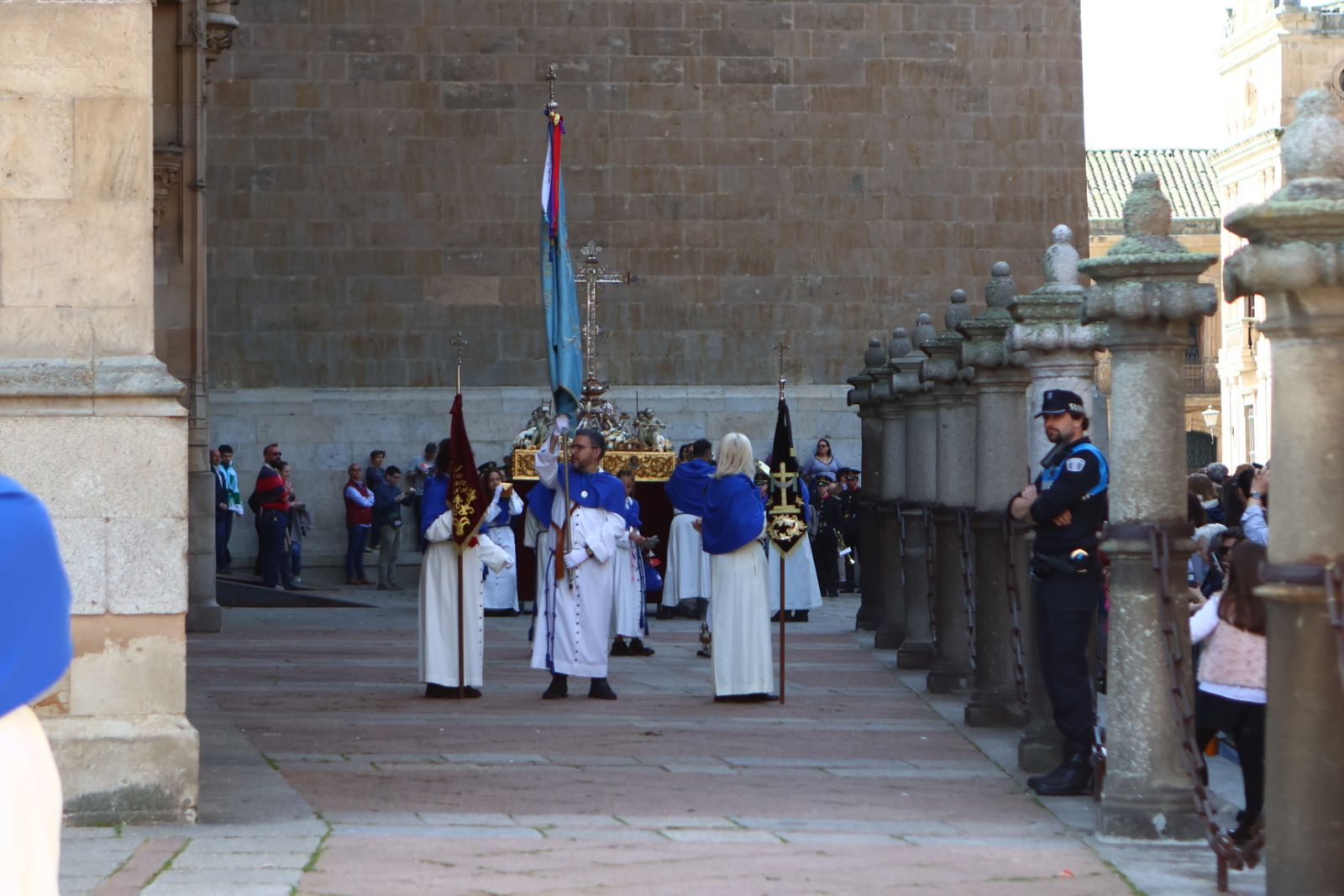 Procesión del encuentro de Nuestra Señora de la Alegría y Jesús Resucitado en el Domingo de Resurrección en Salamanca