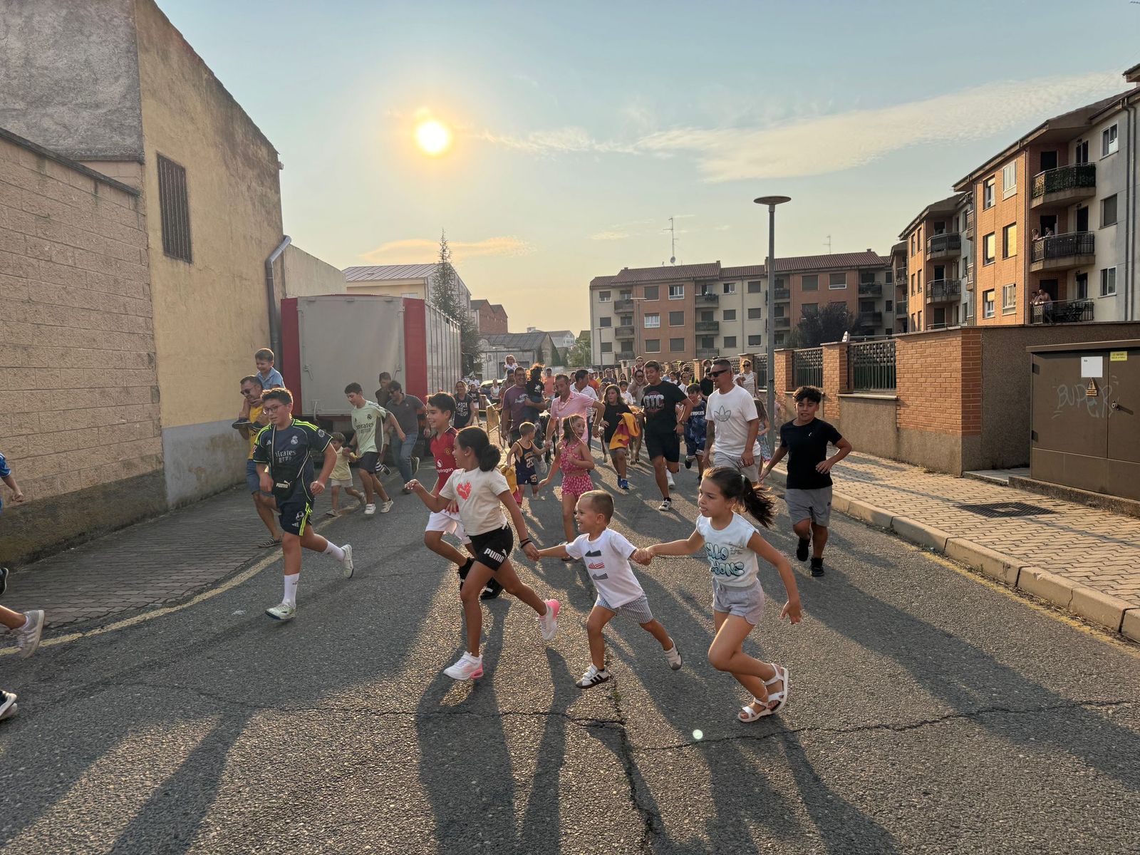 Encierro infantil de Mini Bueyes en Guijuelo durante sus fiestas 2025