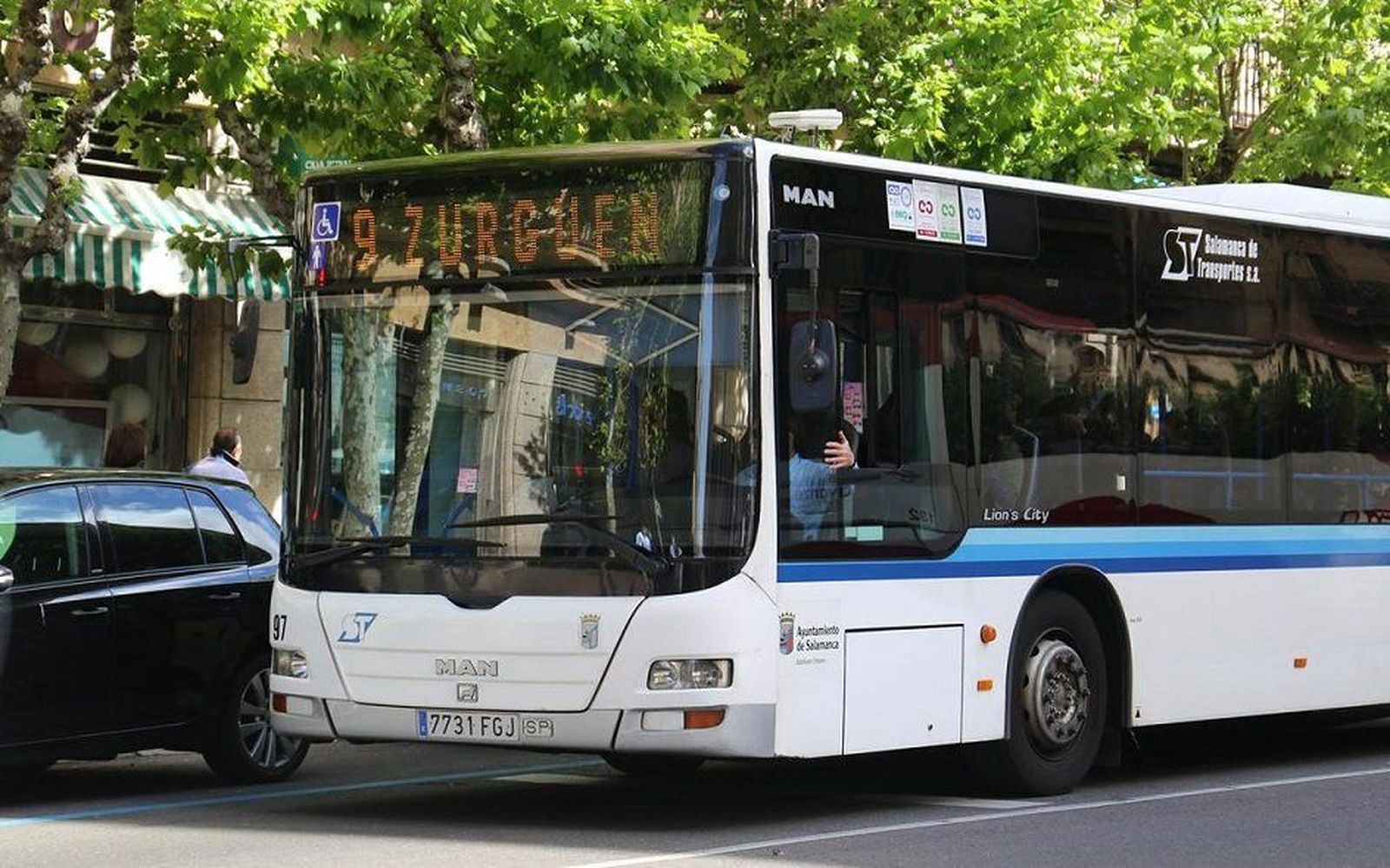 El PSOE pide el refuerzo inmediato de las líneas 9, 10 y 13 del autobús