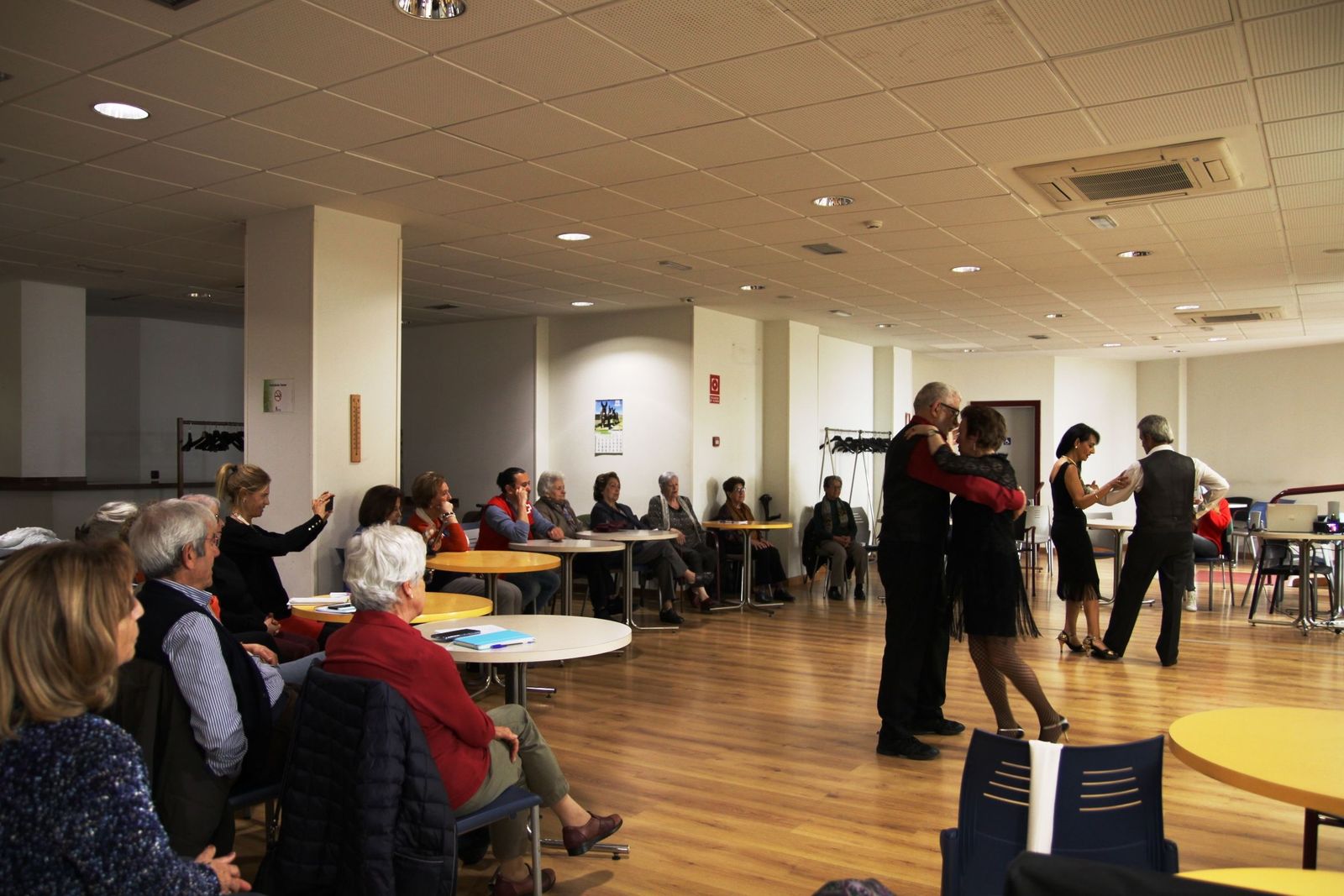 Los mayores zamoranos descubren el folclore argentino a ritmo de tango