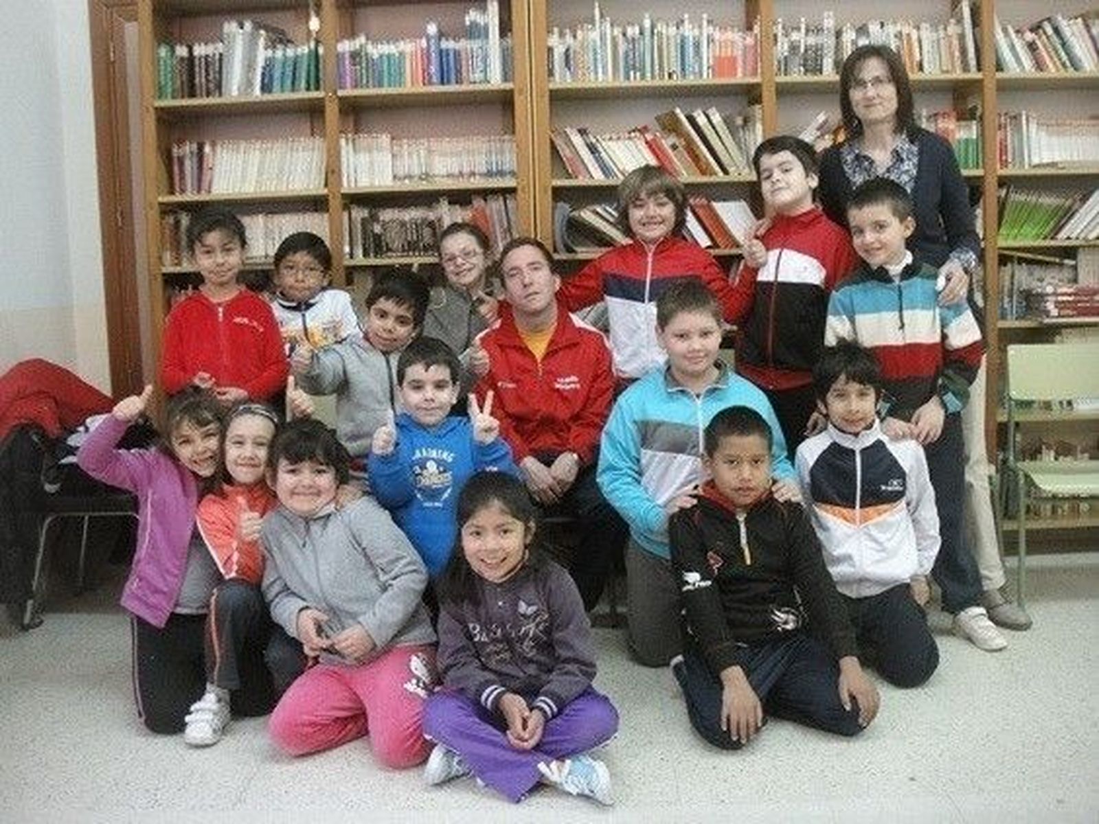 Aviva llevó al colegio Filiberto Villalobos el deporte paralímpico