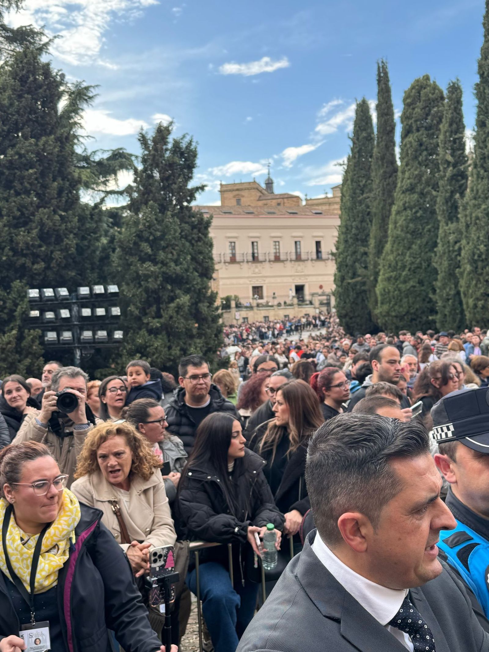 Ambiente Procesión Cofradía Penitencial del Rosario (9)