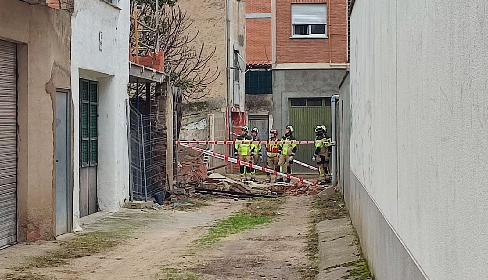 Cae el muro de una casa en Zamora capital