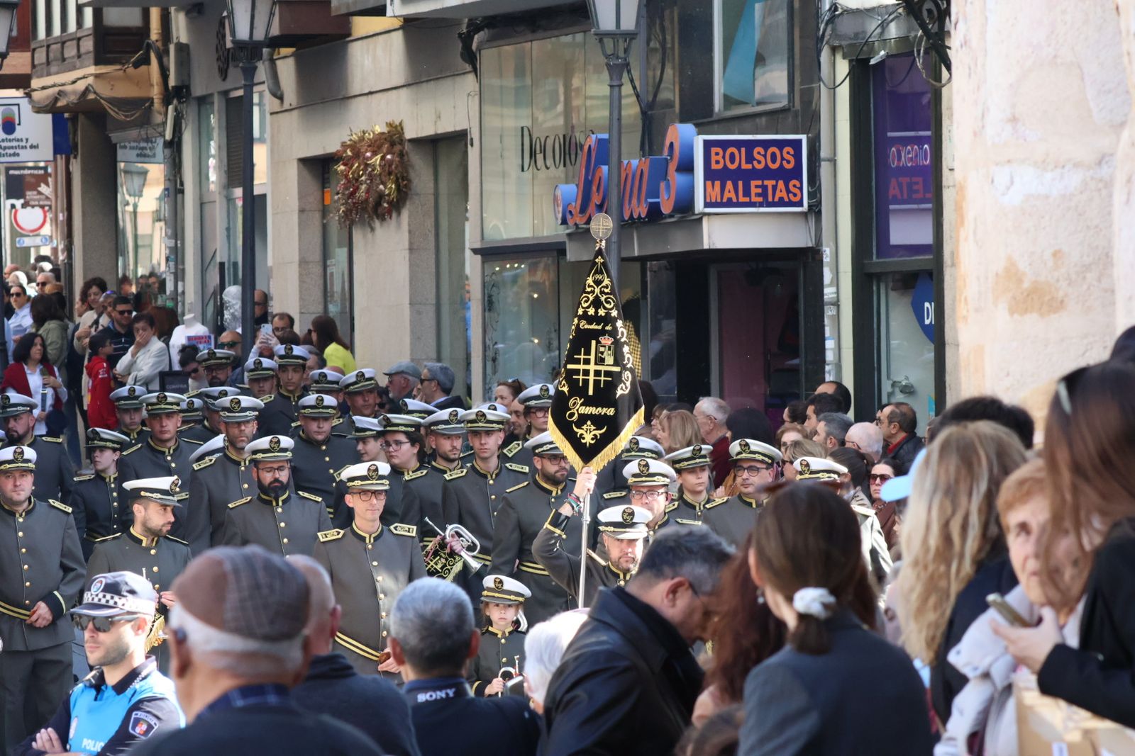 GALERÍA | Revive en imágenes la procesión de la Santísima Resurrección