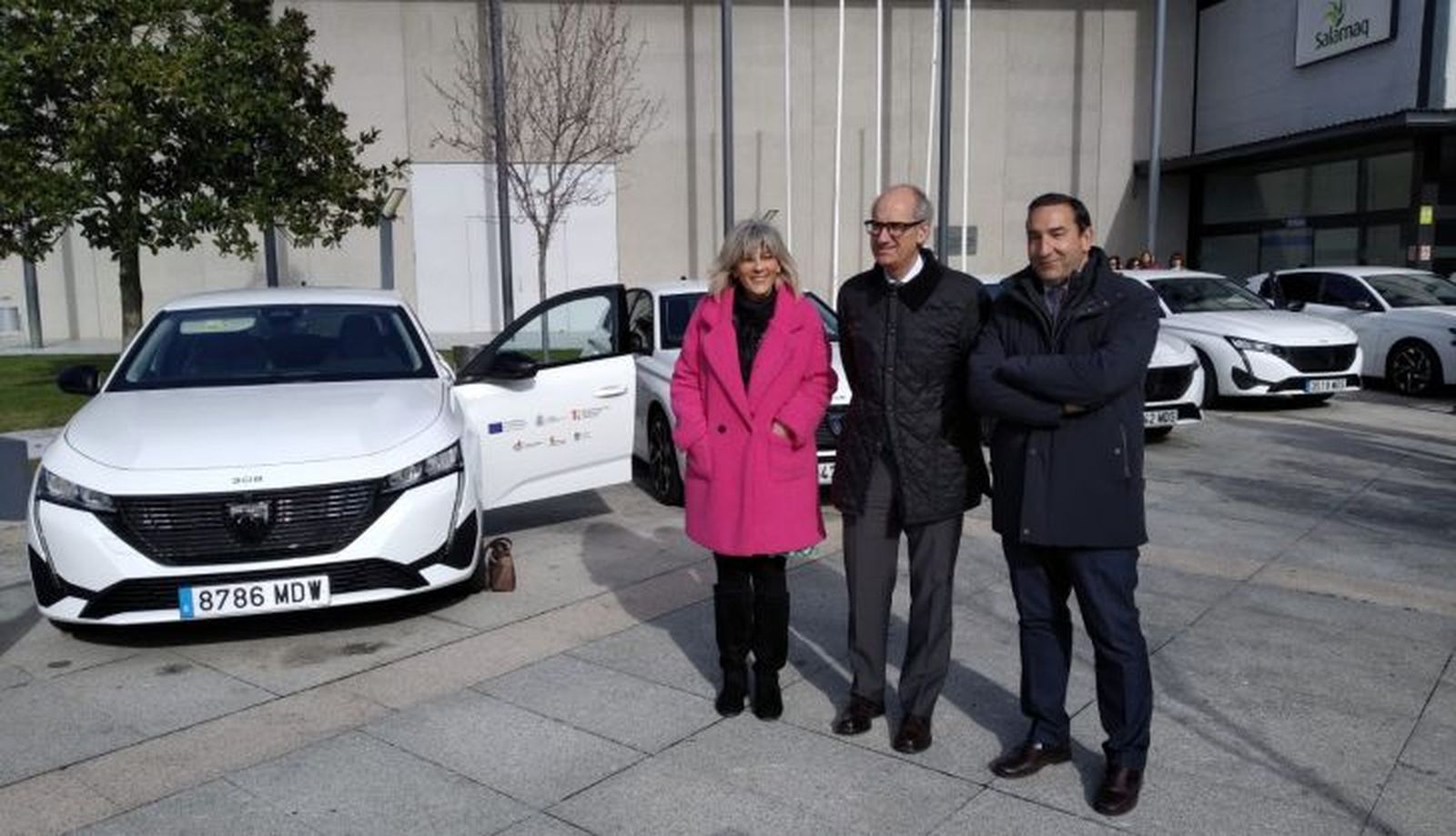 La Diputación presenta los nuevos vehículos para Bienestar Social1