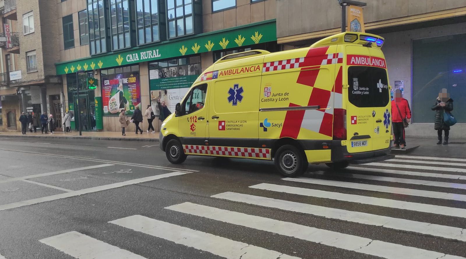 Ambulancia en la Plaza de Alemania. Archivo