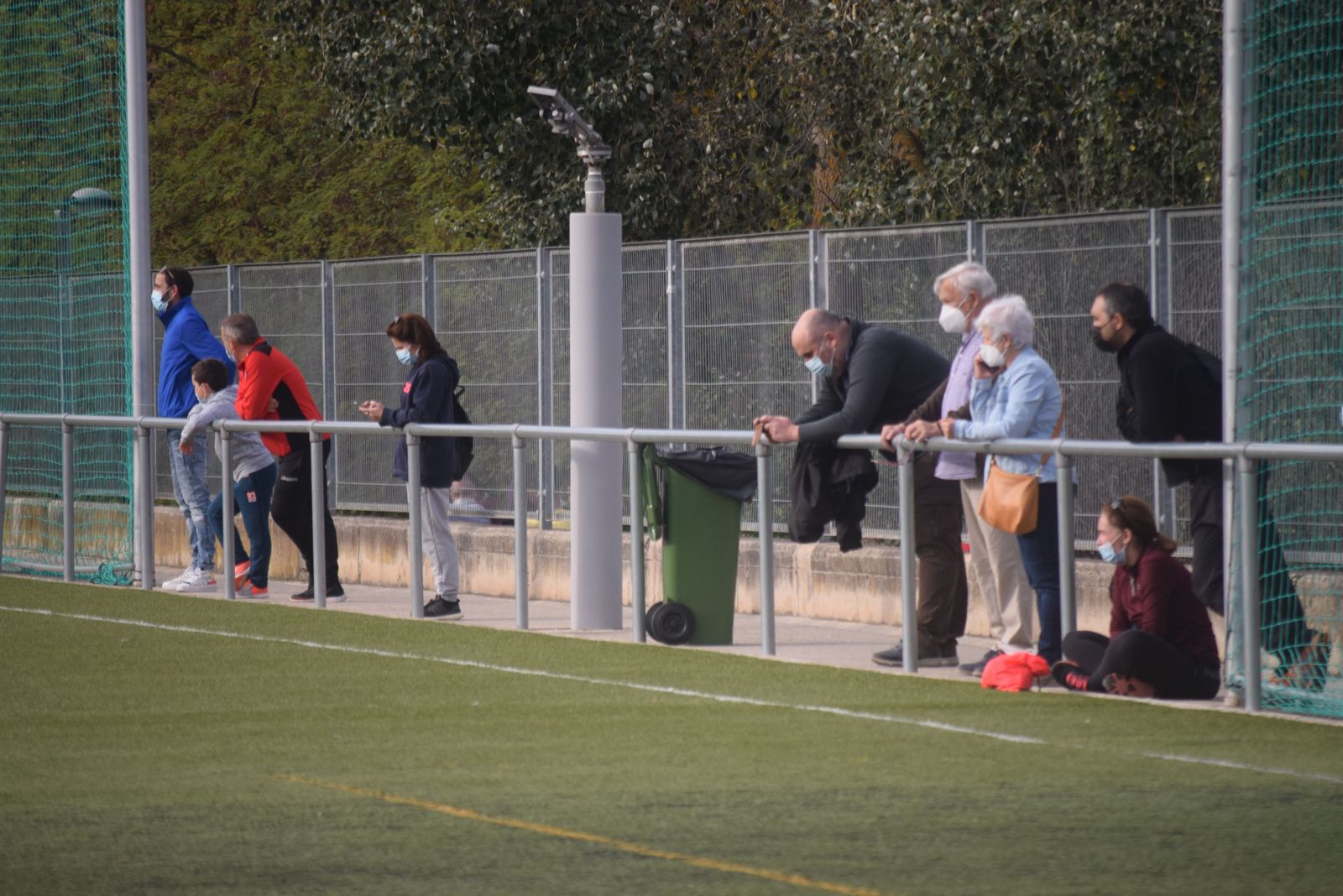 Público en los campos de Valorio