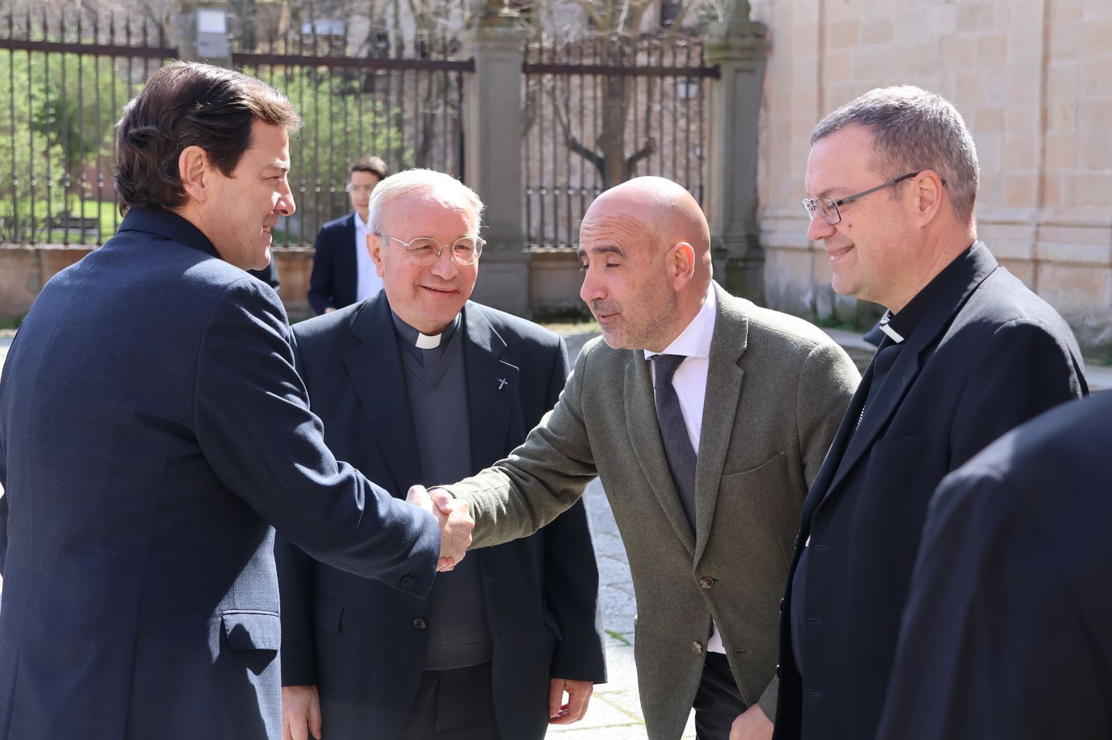 GALERÍA | La visita de Alfonso Fernández Mañueco a la Catedral de Zamora, en imágenes