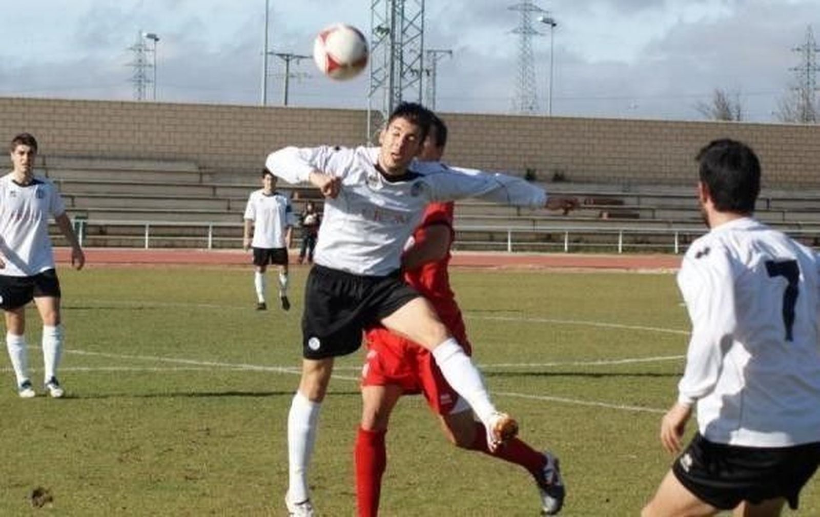 El Salmantino busca salir del descenso derrotando a un rival directo