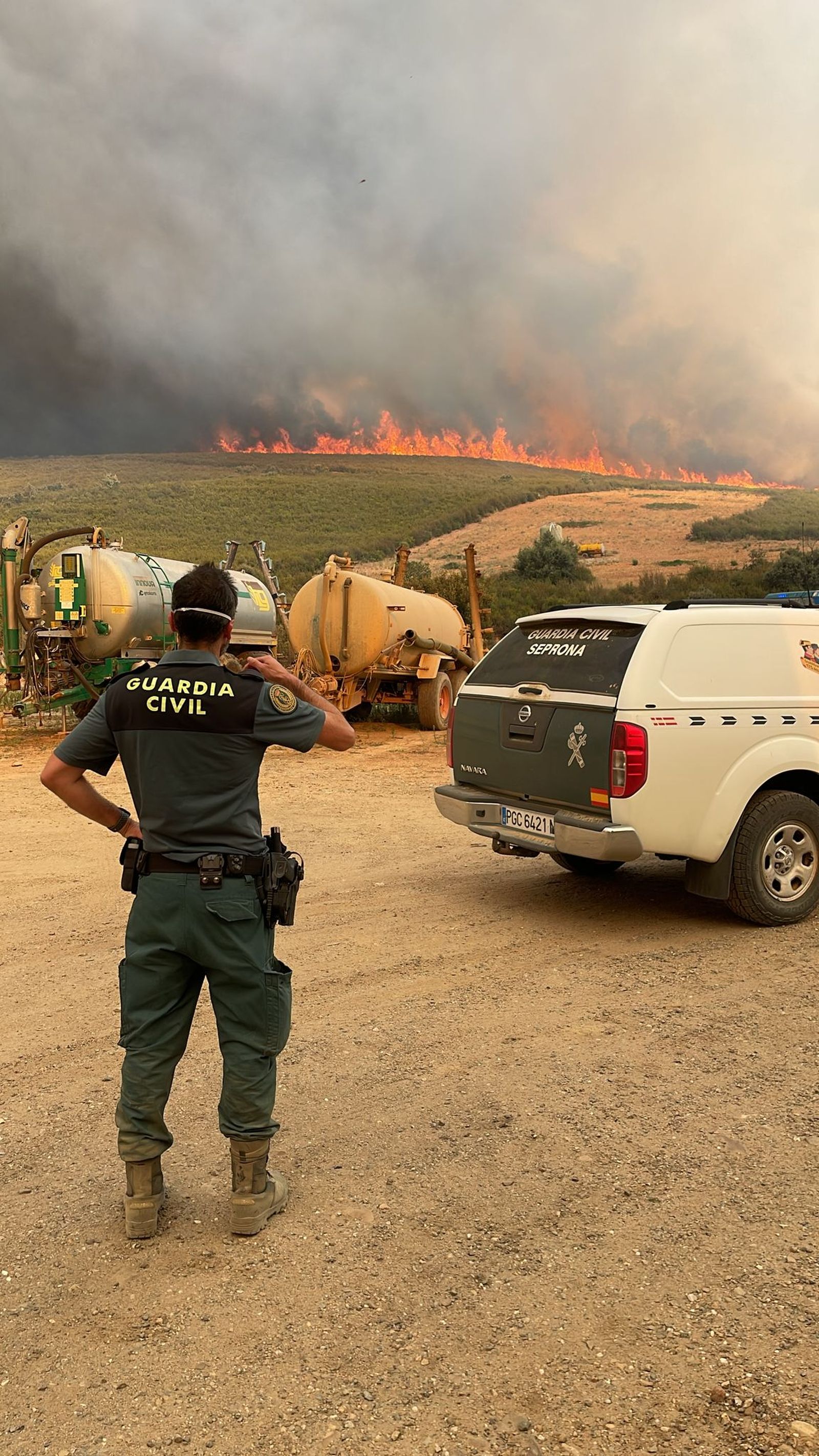 Las desoladoras imágenes del incendio que ha afectado a Molezuelas de la Carballeda, Uña de Quintana y Cubo de Benavente