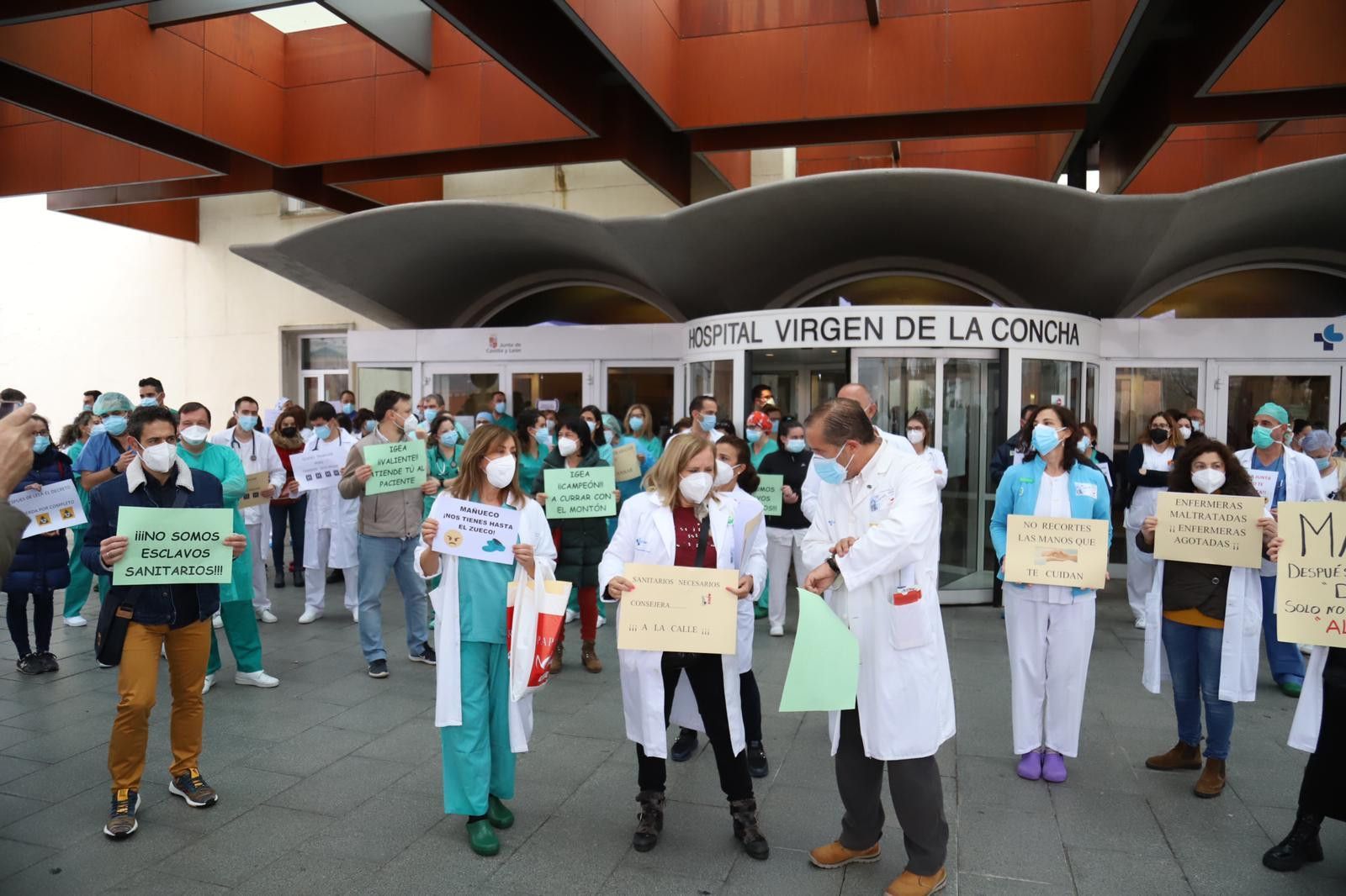 Concentracion sanitarios hospital decretazo