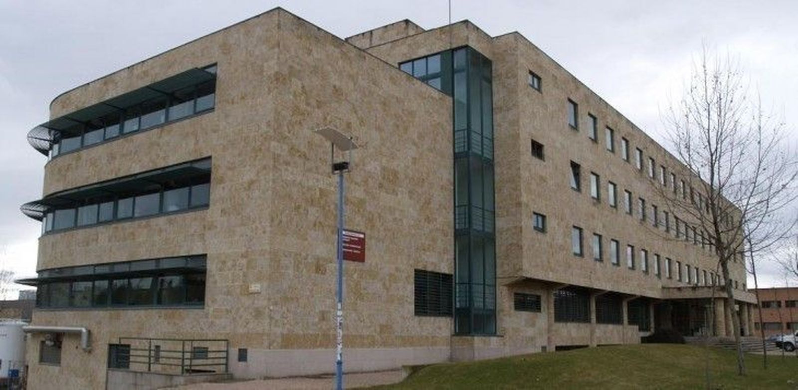 Restablecido el mínimo de doce profesores para la constitución de un departamento