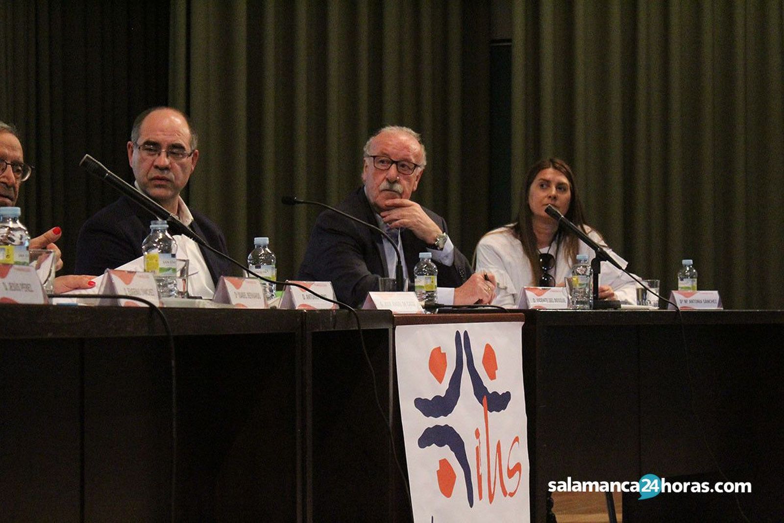 Mesa redonda Jesuitinas 6