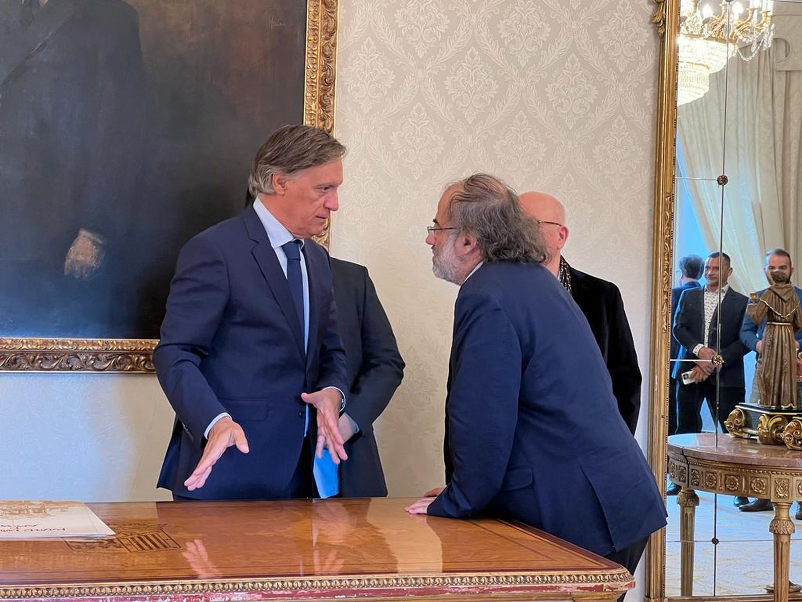 salamanca-concede-el-titulo-de-huespedes-distinguidos-a-los-poetas-rafael-soler-y-alejandro-rejon-foto-s24h-3