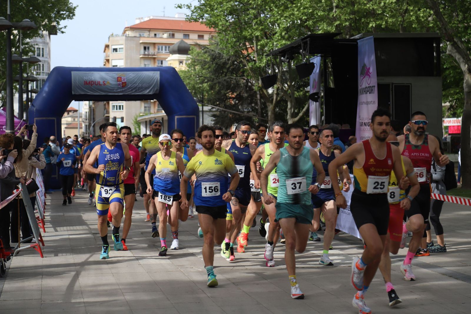 Carrera y marcha por el Día de Castilla y León en Zamora