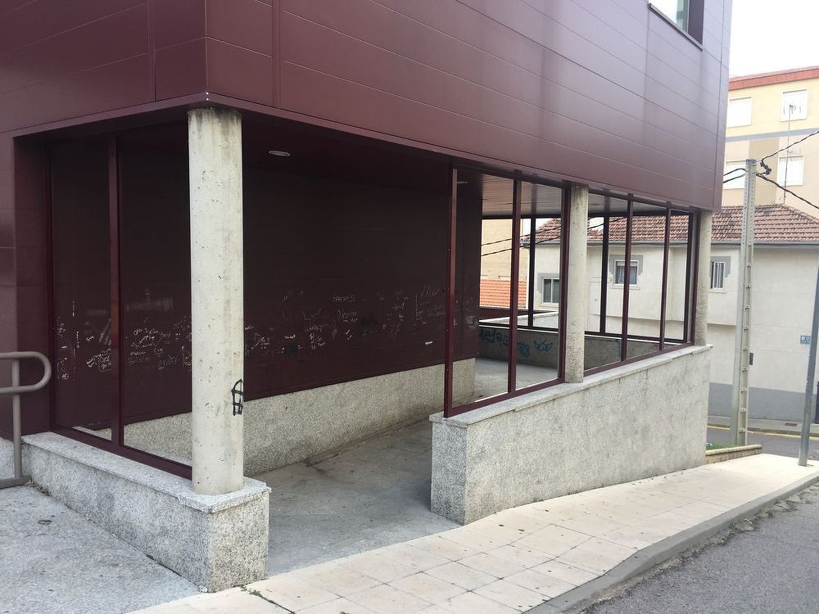 Entrada sala multiusos de la Biblioteca de Guijuelo