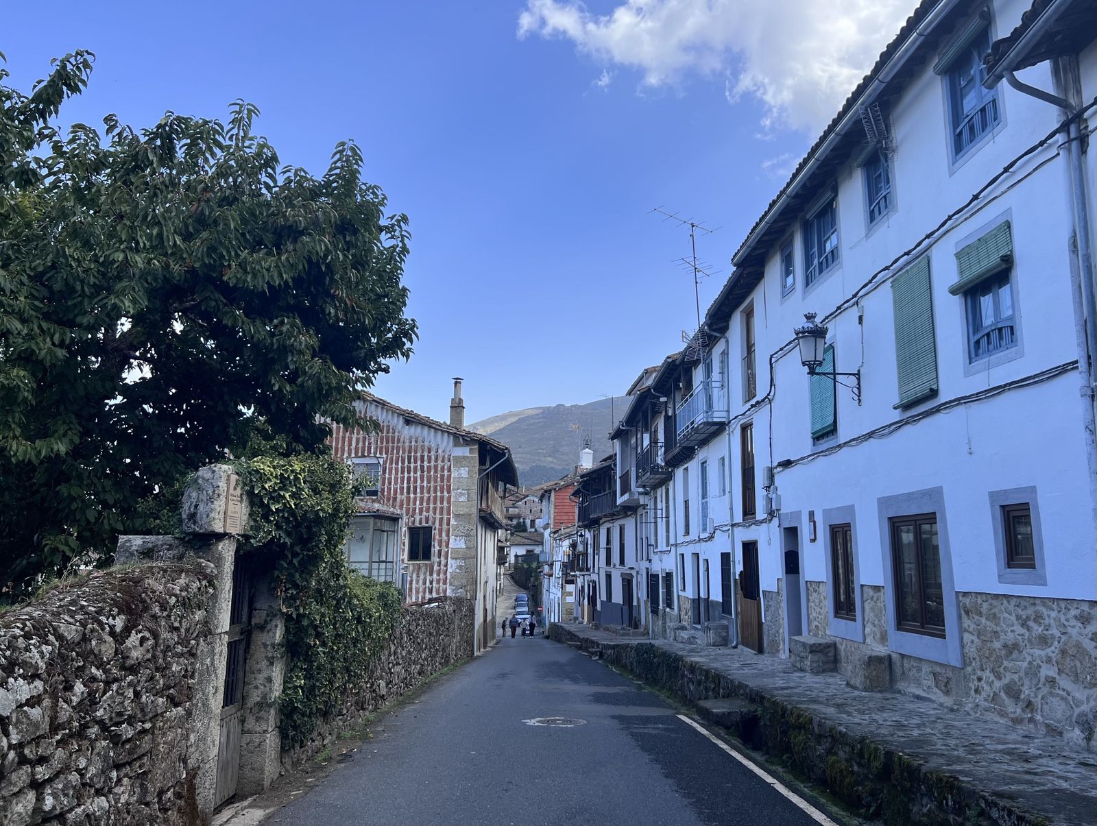 Calle donde se encuentra la que  fuera la residencia de verano de Unamuno en Candelario