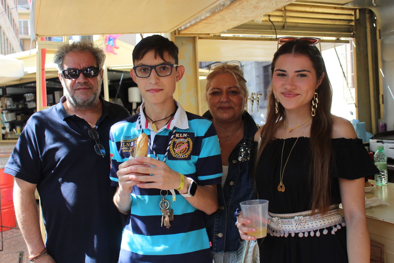 Ambiente en la Feria de Día en el mediodía de este martes
