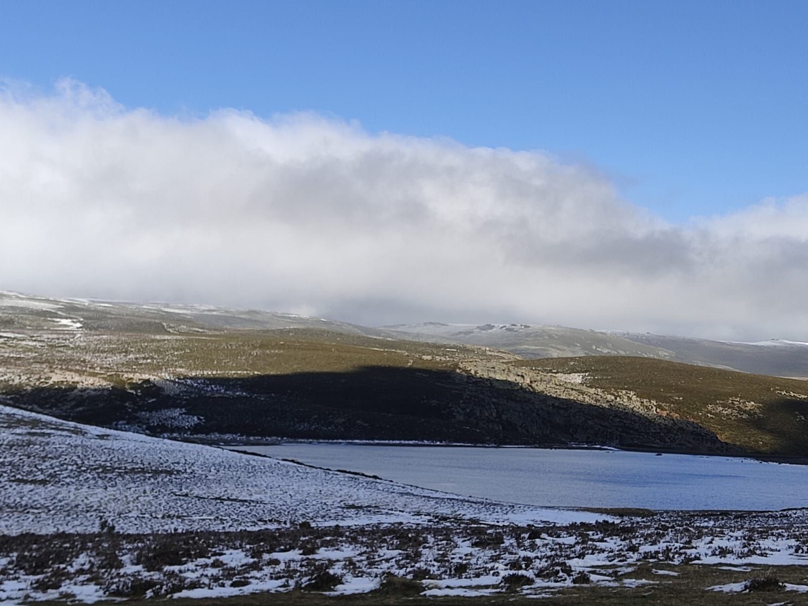 nieve-en-la-laguna-de-peces-2