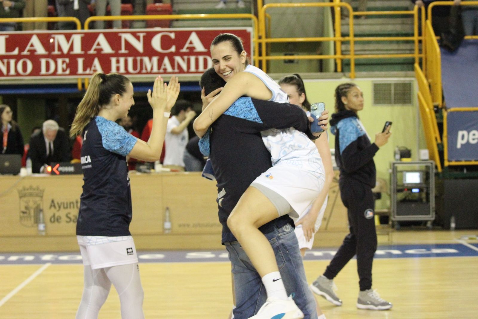 Perfumerías Avenida - USK Praga