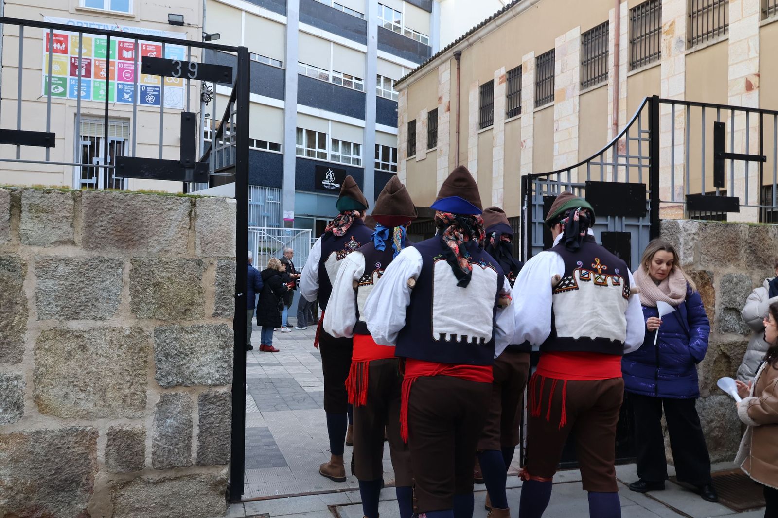 GALERÍA Los niños salen en procesión de las Candelas en Zamora