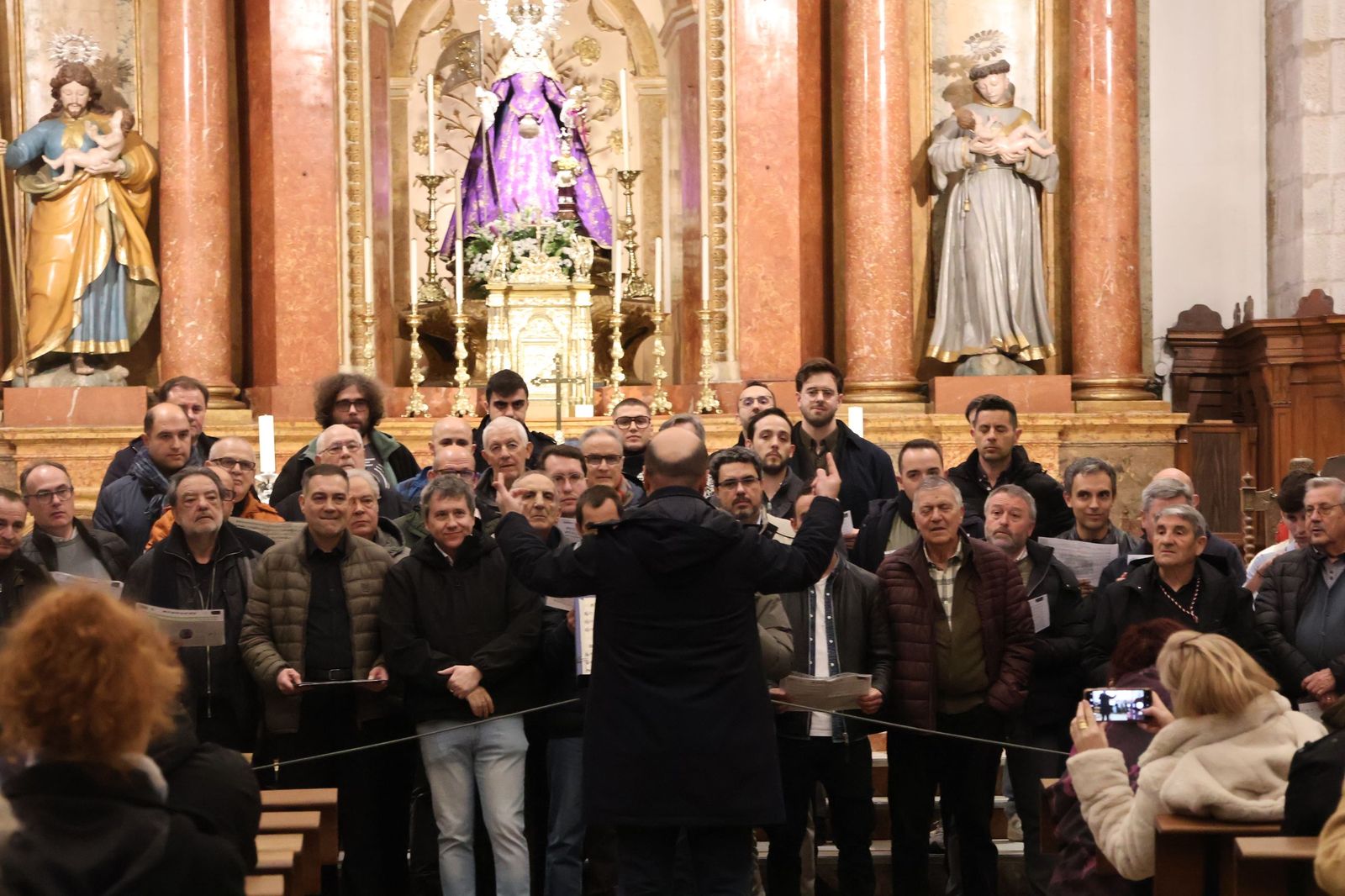 GALERÍA | Silencio rito entrada