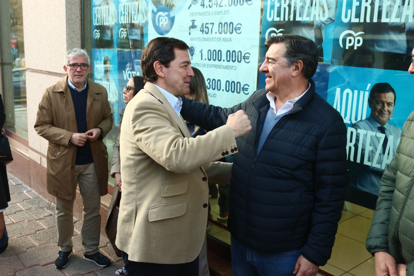 Alfonso Fernández Mañueco visita Santa Marta