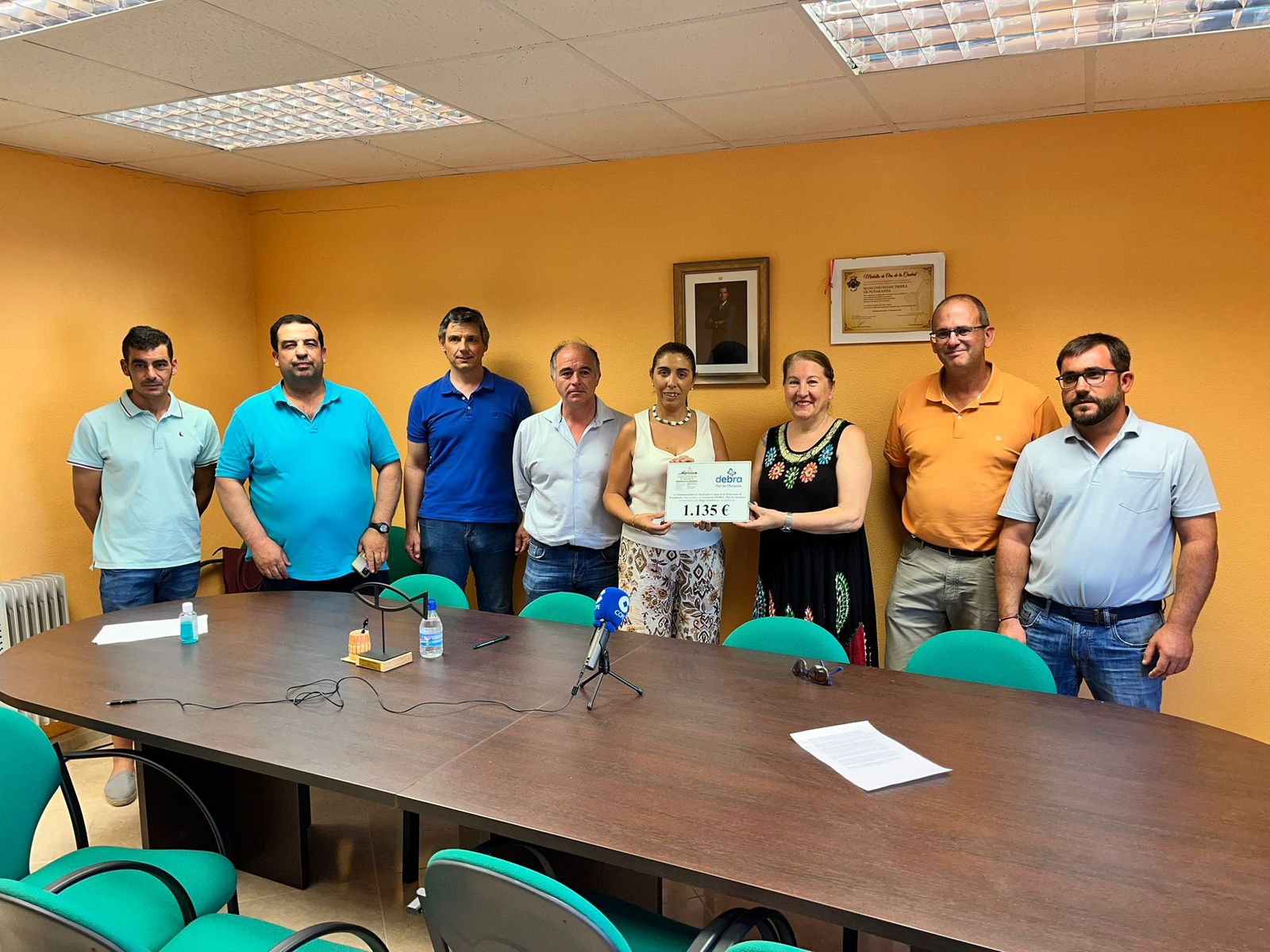 La Mancomunidad de Peñaranda entrega un cheque solidario a la Asociación DEBRA Piel de Mariposa