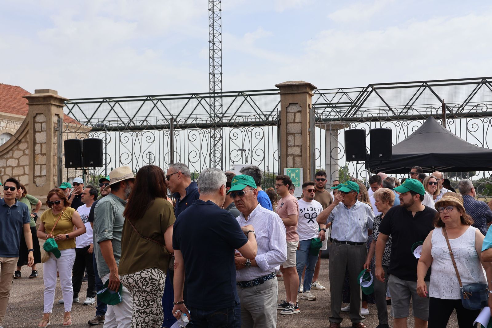 manifestacion-contra-la-perida-de-servicios-de-ave-15