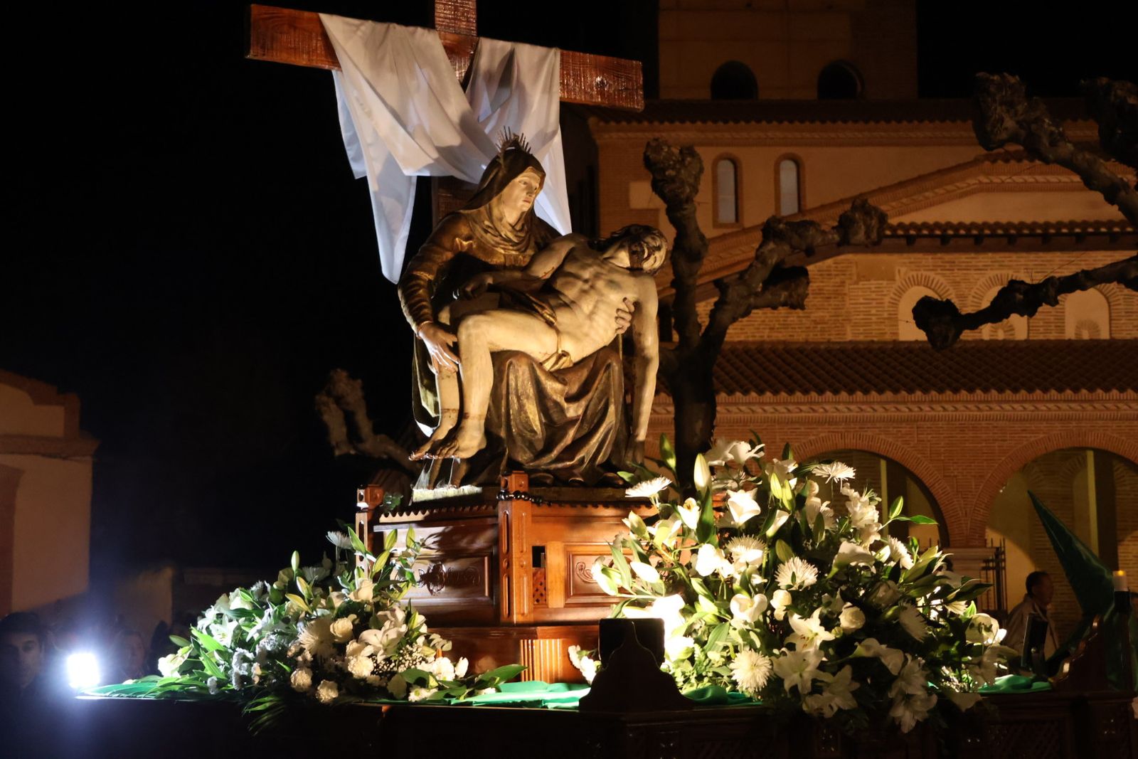Revive en imágenes la procesión del Silencio en Villalpando