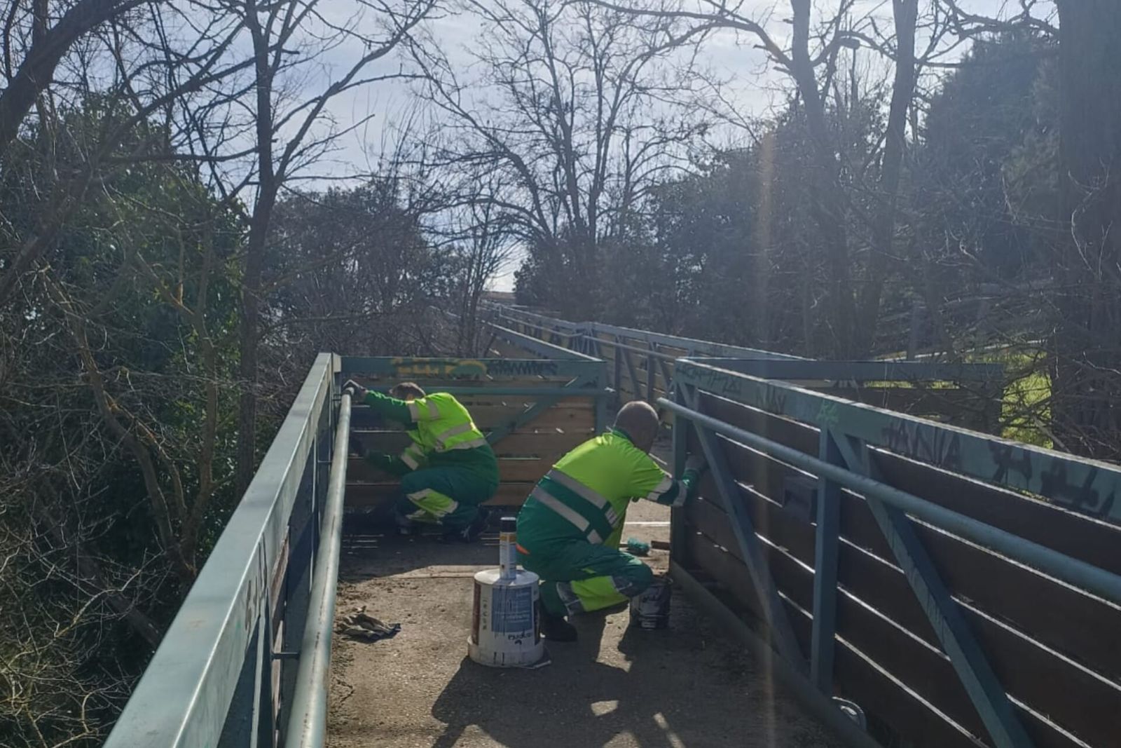 Arrancan los trabajos de rehabilitación de la pasarela del barrio de San Isidro